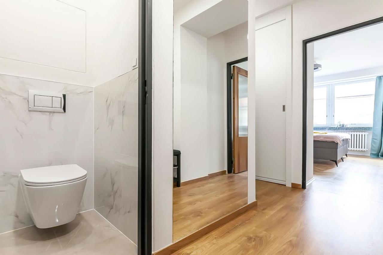 Popular Location / Street View / 4 Ppl / Netflix Apartment Prague Exterior photo