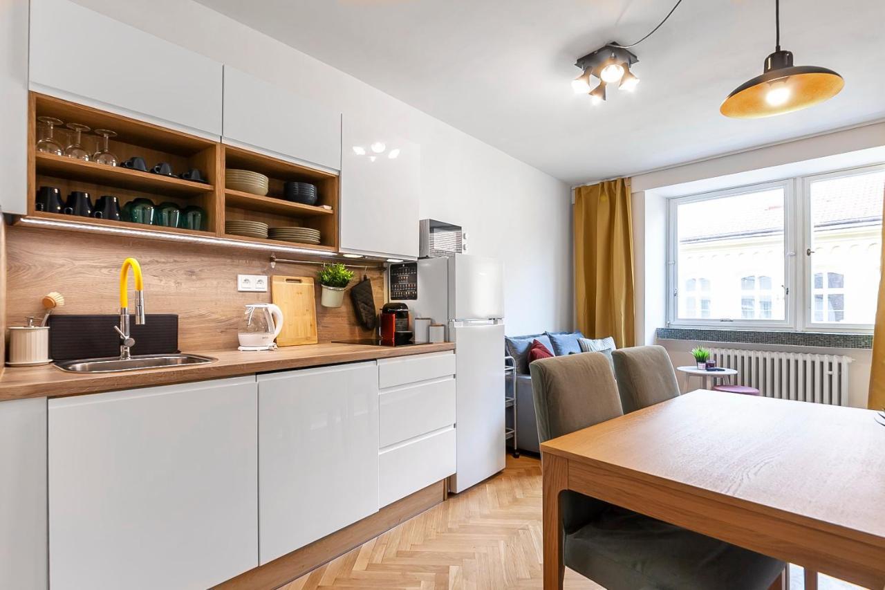 Popular Location / Street View / 4 Ppl / Netflix Apartment Prague Exterior photo